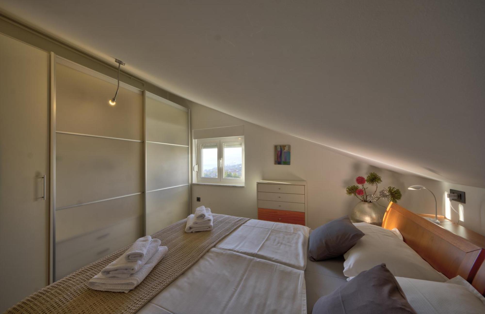 Penthouse Belvedere City View With Private Parking Rijeka Exterior foto